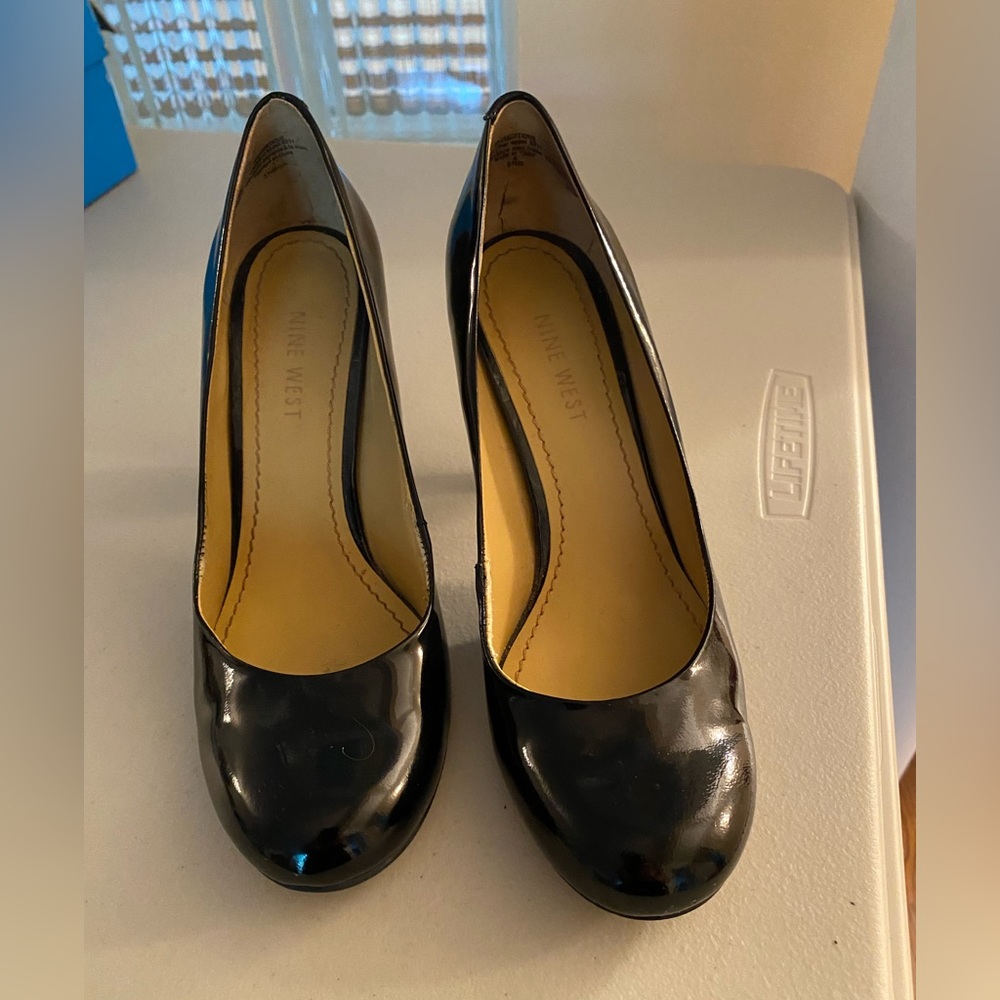 Nine West black shoes, size 6